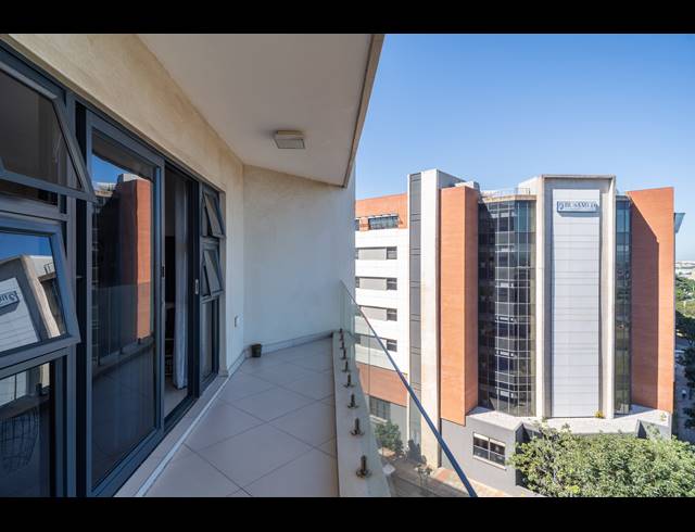 2 BEDROOM APARTMENT FOR SALE IN UMHLANGA RIDGE